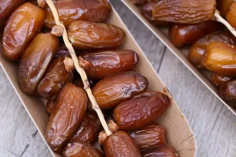 تصویر 1 از قیمت خرید خرما پیارم پانی + فروش ویژه